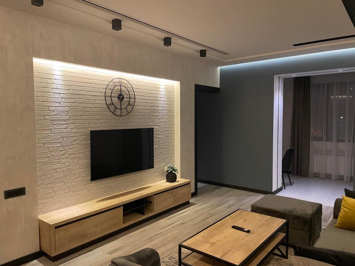 Luxury Modern Apartment In The Center Of Ereván Exterior foto