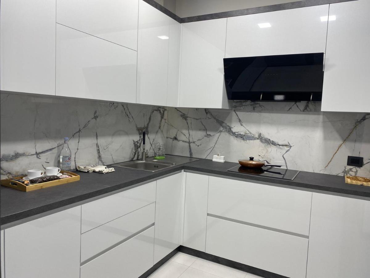 Luxury Modern Apartment In The Center Of Ereván Exterior foto